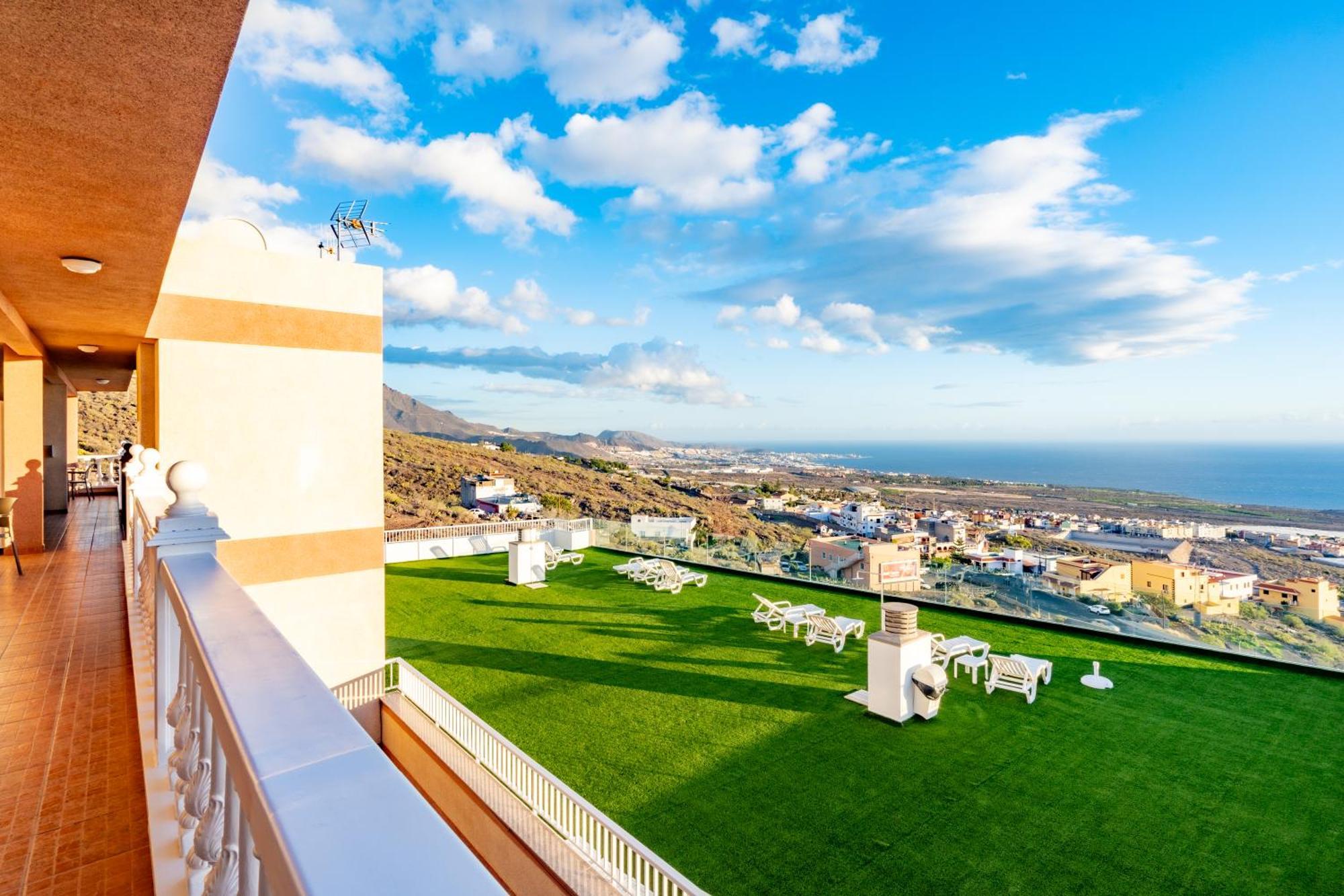 Los Menores Sea View 阿德耶 外观 照片